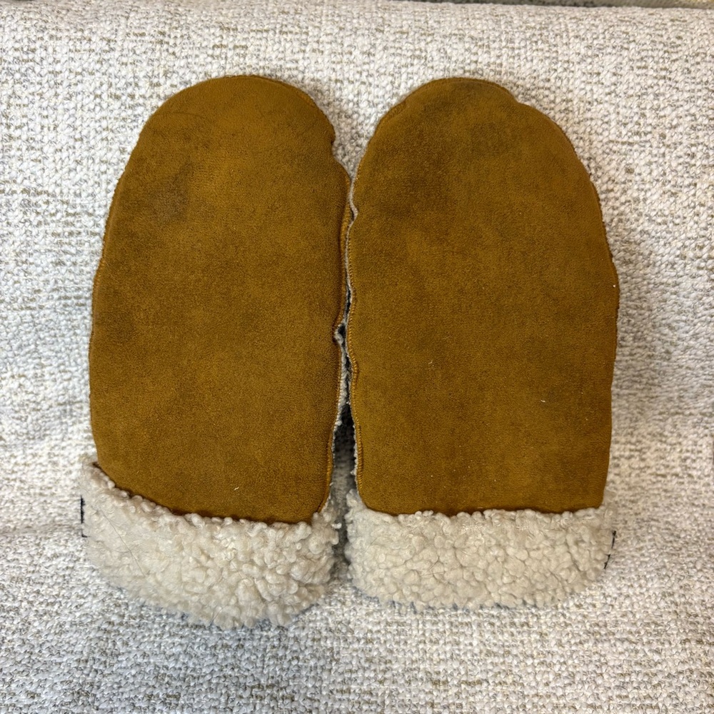 Brown Shearling And Suede Mittens - Picture 2 of 9